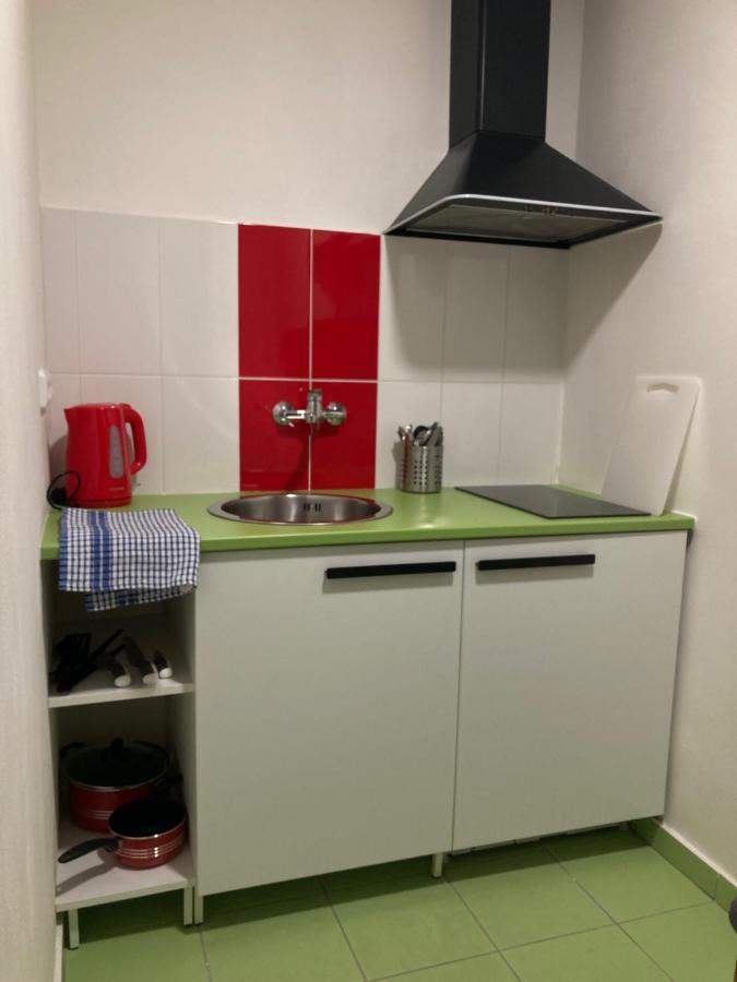 Capsule Hostel Zizkov Tower ปราก ภายนอก รูปภาพ