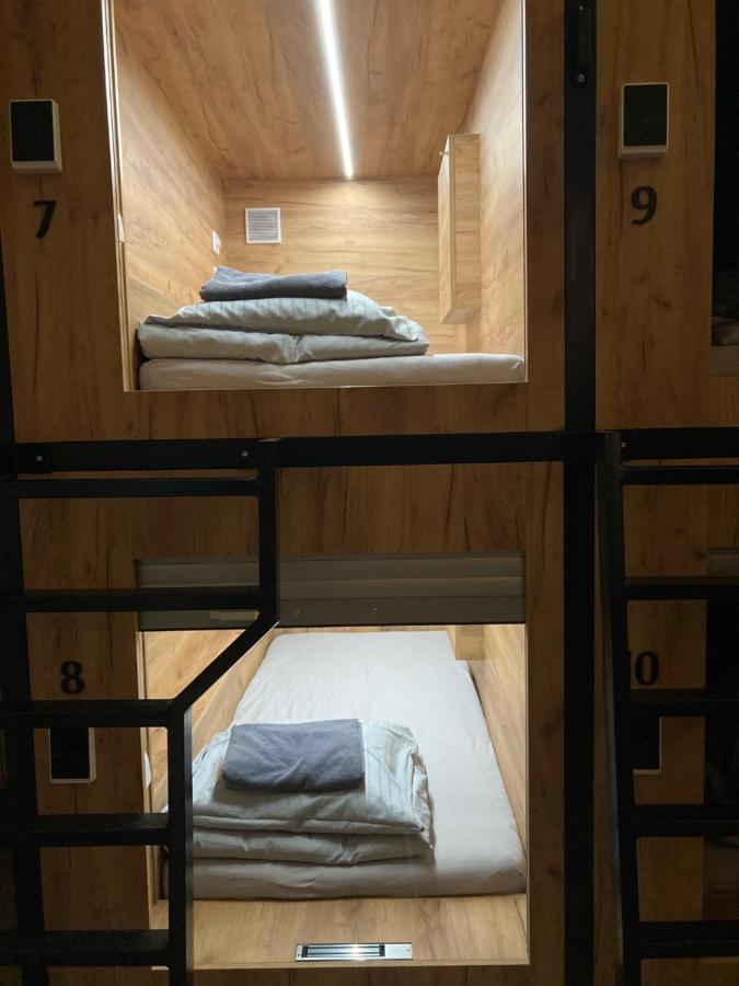 Capsule Hostel Zizkov Tower ปราก ภายนอก รูปภาพ