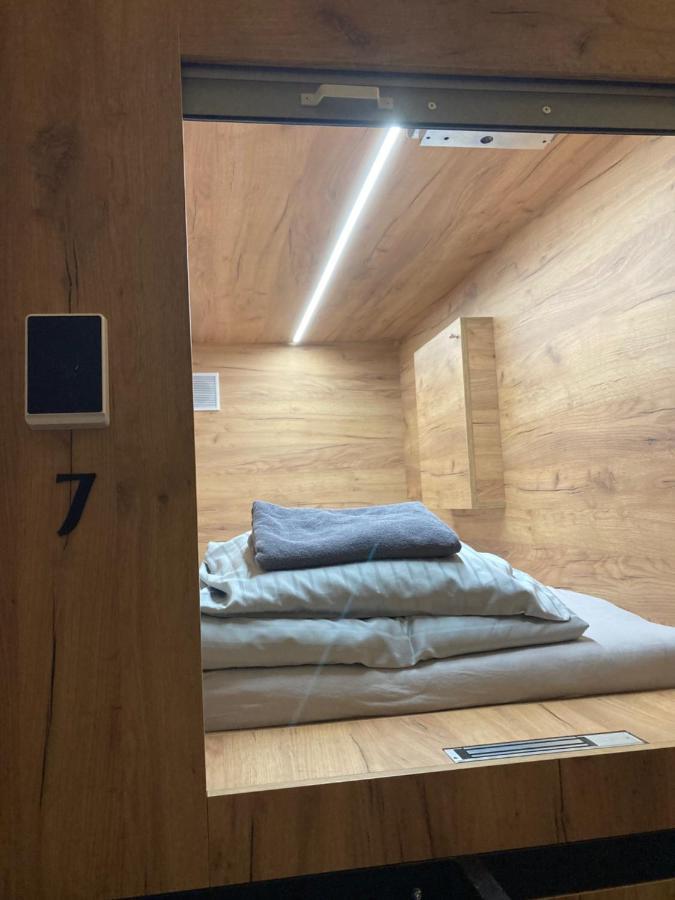 Capsule Hostel Zizkov Tower ปราก ภายนอก รูปภาพ