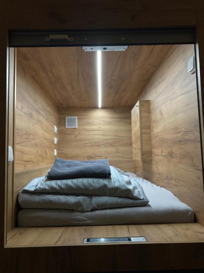Capsule Hostel Zizkov Tower ปราก ภายนอก รูปภาพ